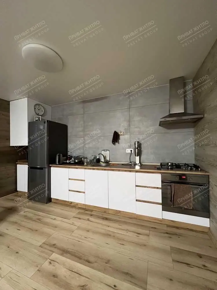 Продається шикарна однокімнатна студія в новобудові в центрі міста.