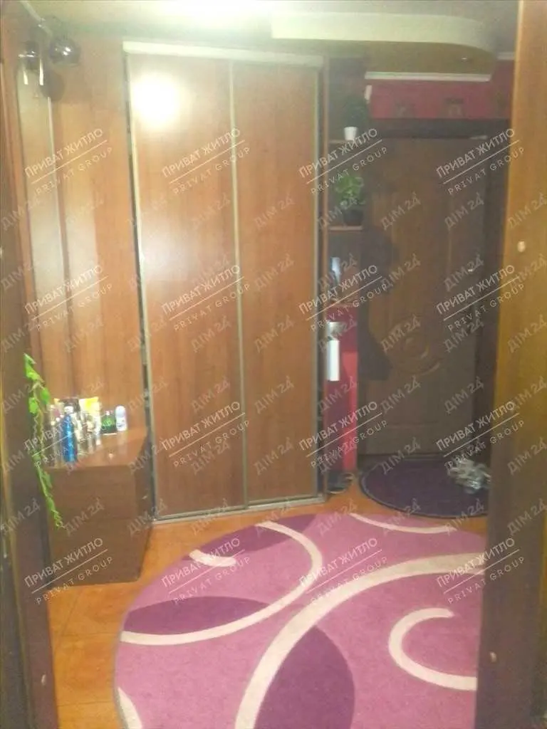 Трикімнатна квартира, Алмазний