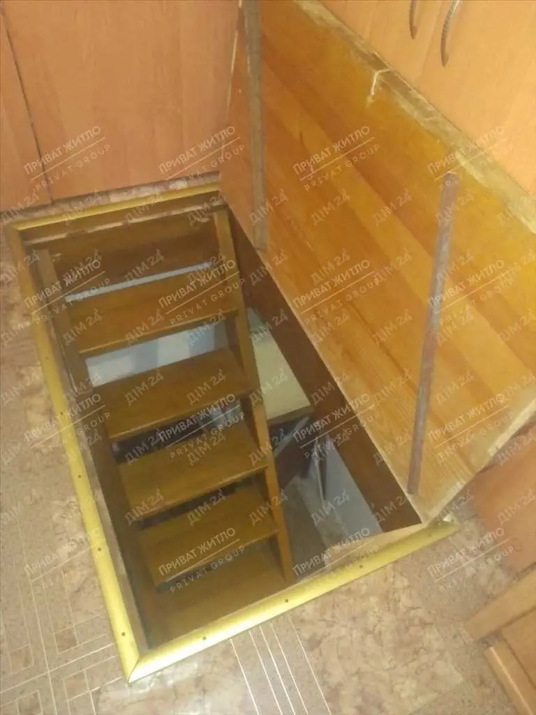 Трикімнатна квартира, Алмазний