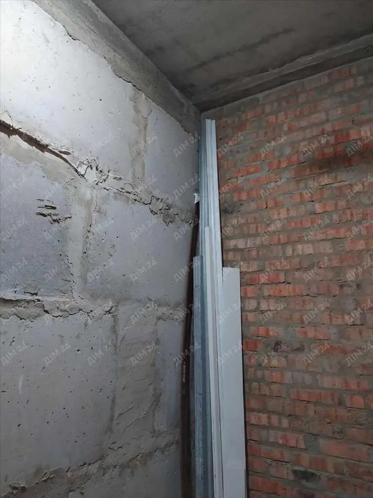 Паркомісце з коморою в центрі Полтави на Ляхова