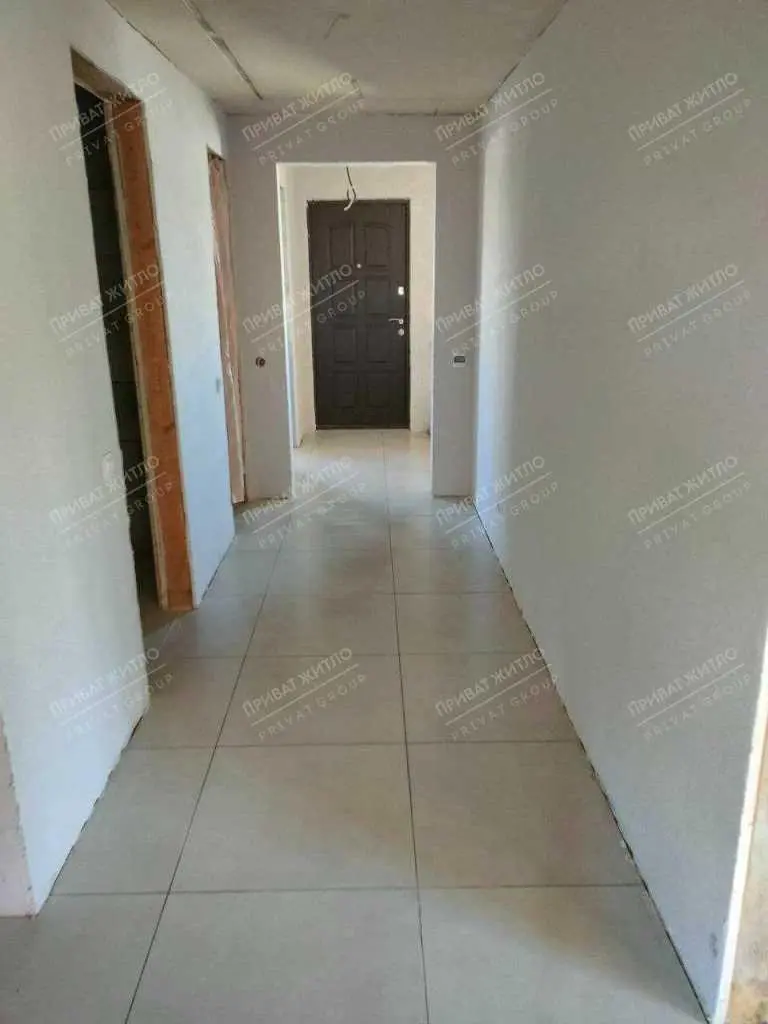 Новий сучасний будинок. Район Браїлки. 