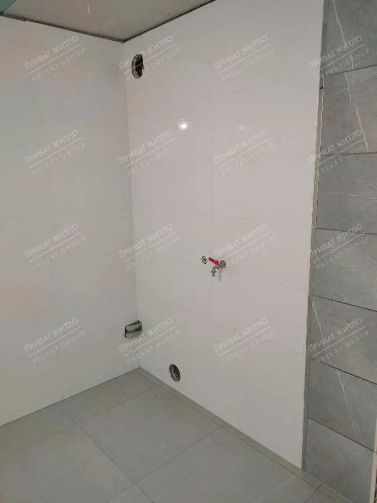 Новий сучасний будинок. Район Браїлки. 