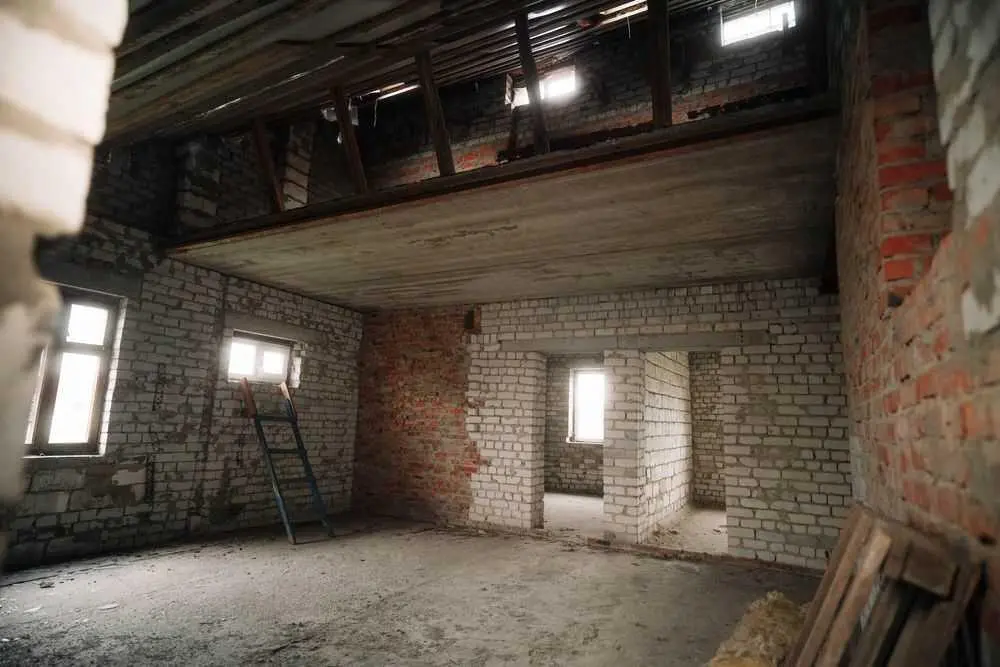 Продається  будинок без внутрішніх робіт  в районі Дендропарку.