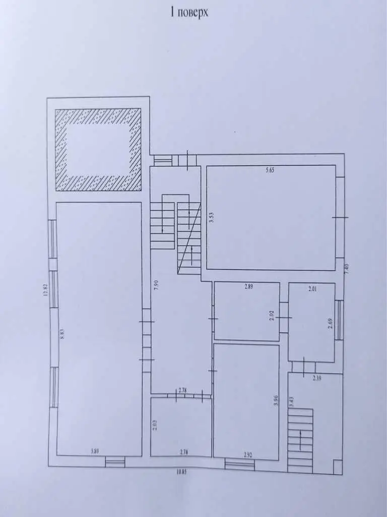 Продається  будинок без внутрішніх робіт  в районі Дендропарку.