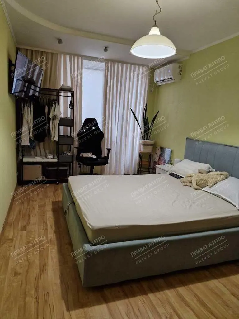 Затишна двокімнатна квартира в центрі 