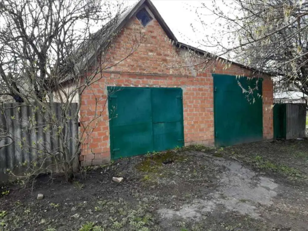 Окремий будинок для родини в Чутове