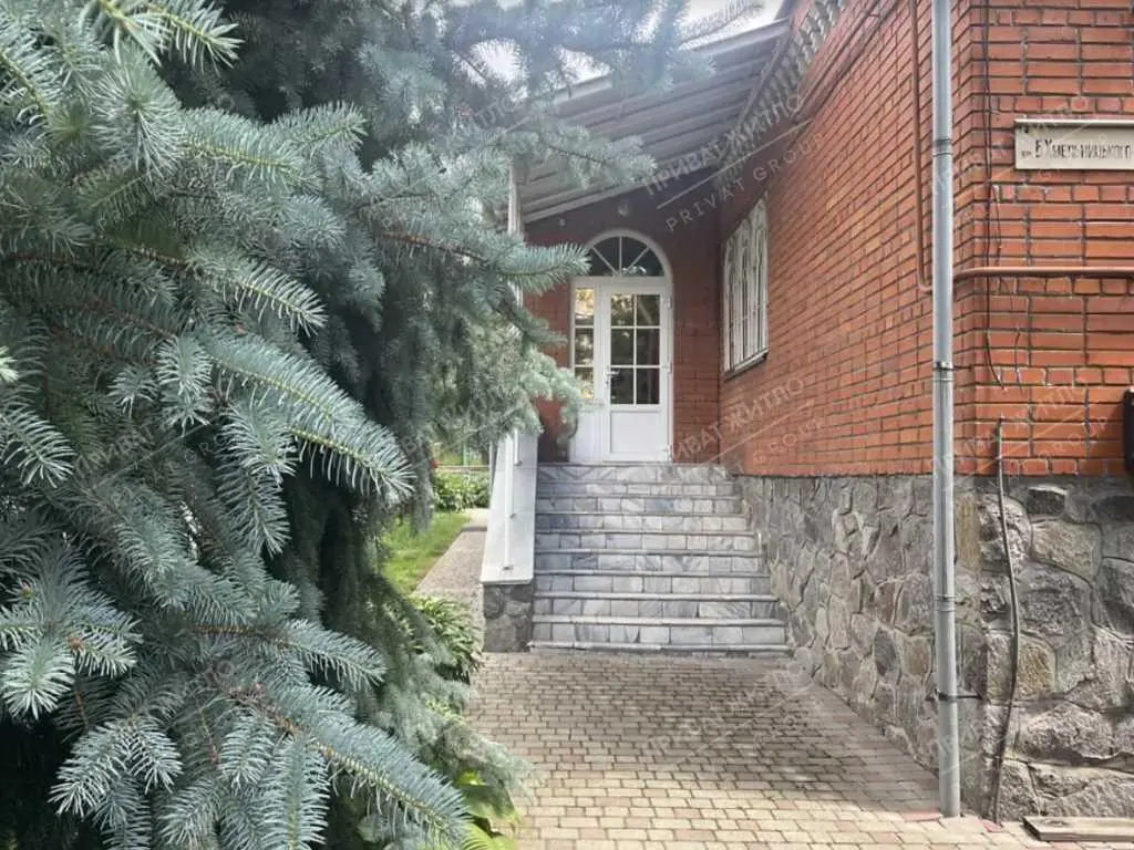 Просторий, добротний будинок в Супрунівці!