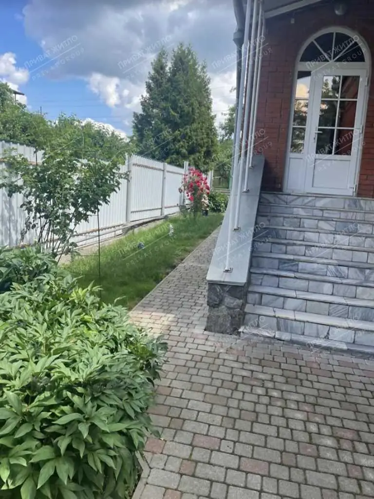 Просторий, добротний будинок в Супрунівці!