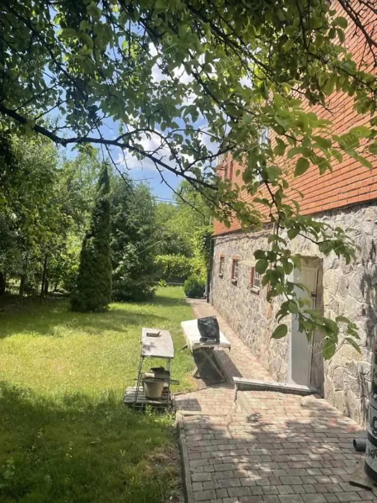 Просторий, добротний будинок в Супрунівці!