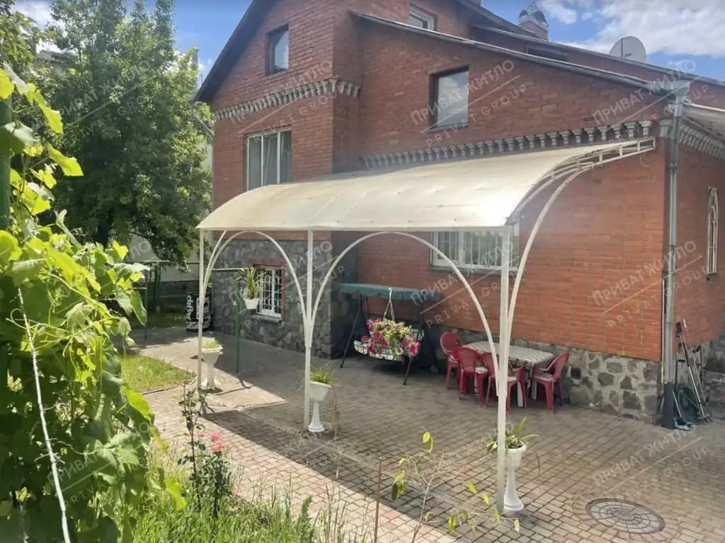 Просторий, добротний будинок в Супрунівці!