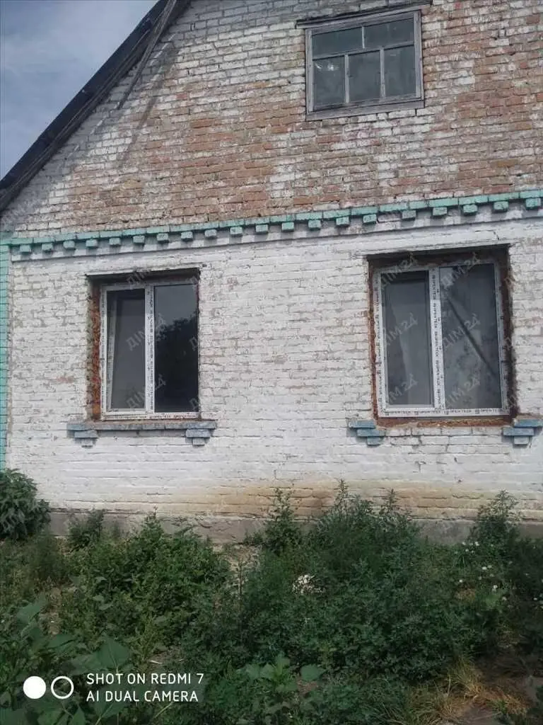 Просторий будинок в передмісті!