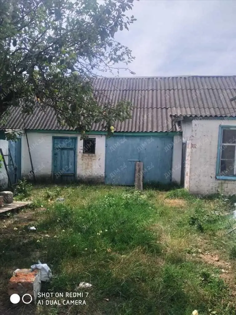 Просторий будинок в передмісті!