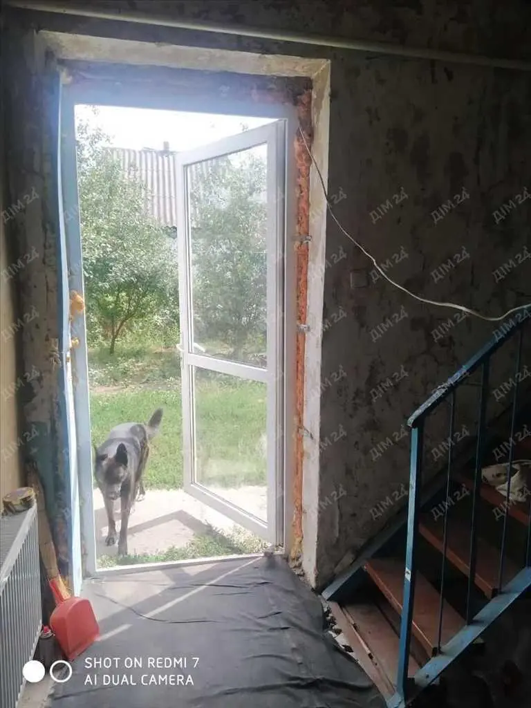 Просторий будинок в передмісті!