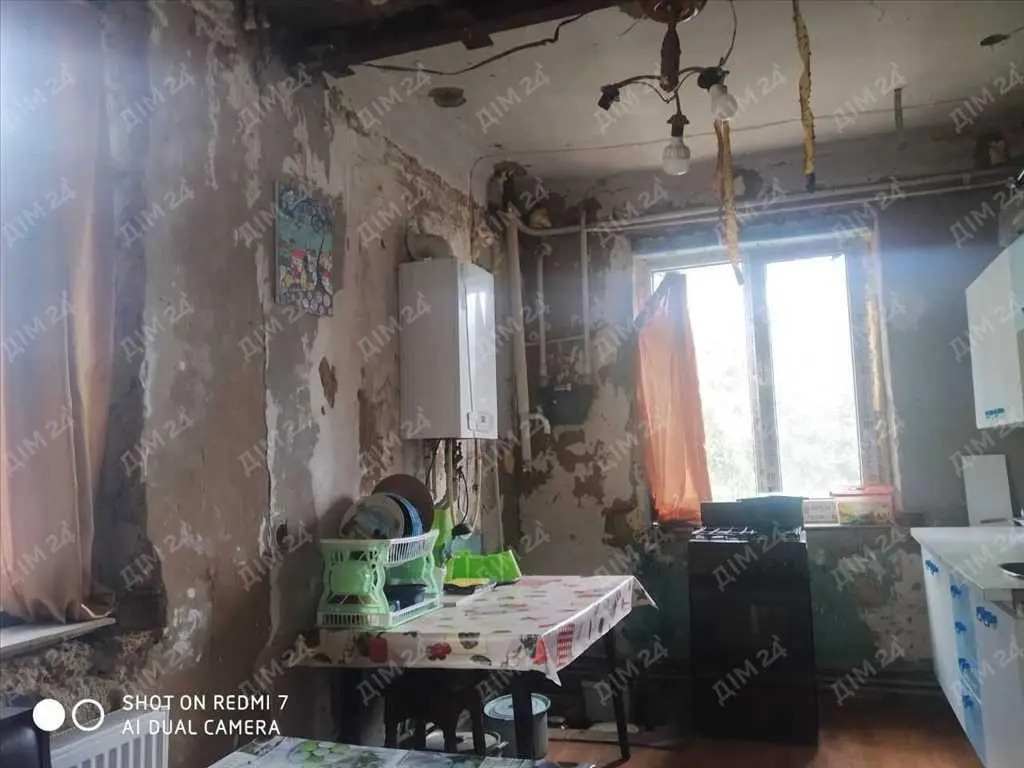 Просторий будинок в передмісті!