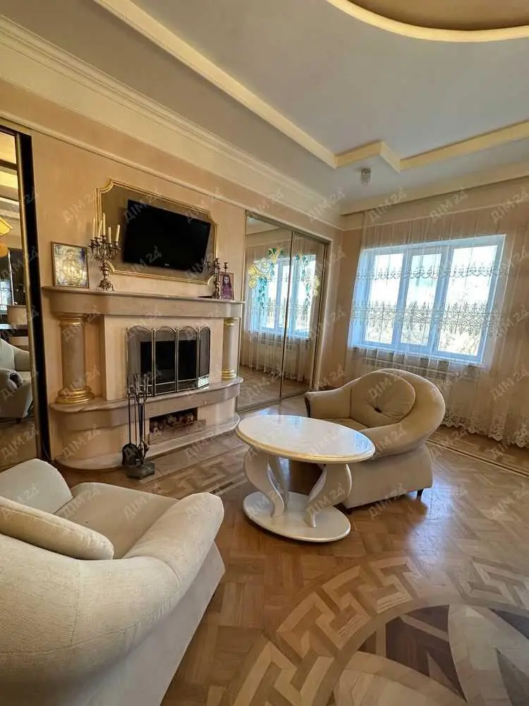 Доглянутий будинок район Павленківської площі.