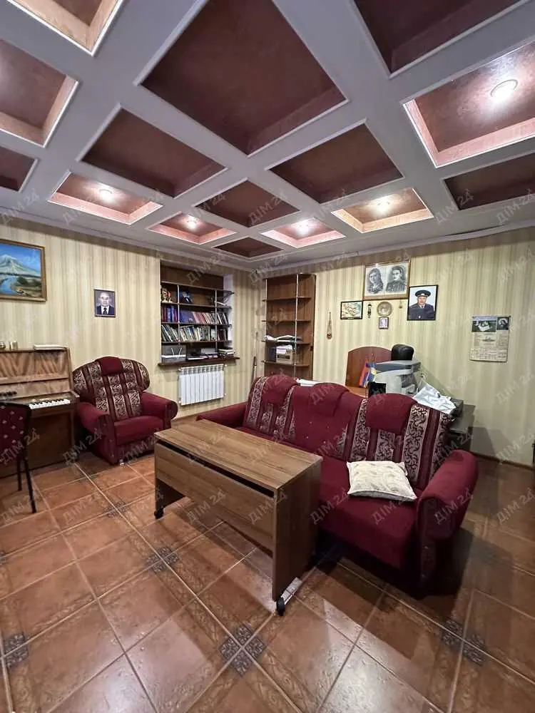 Доглянутий будинок район Павленківської площі.