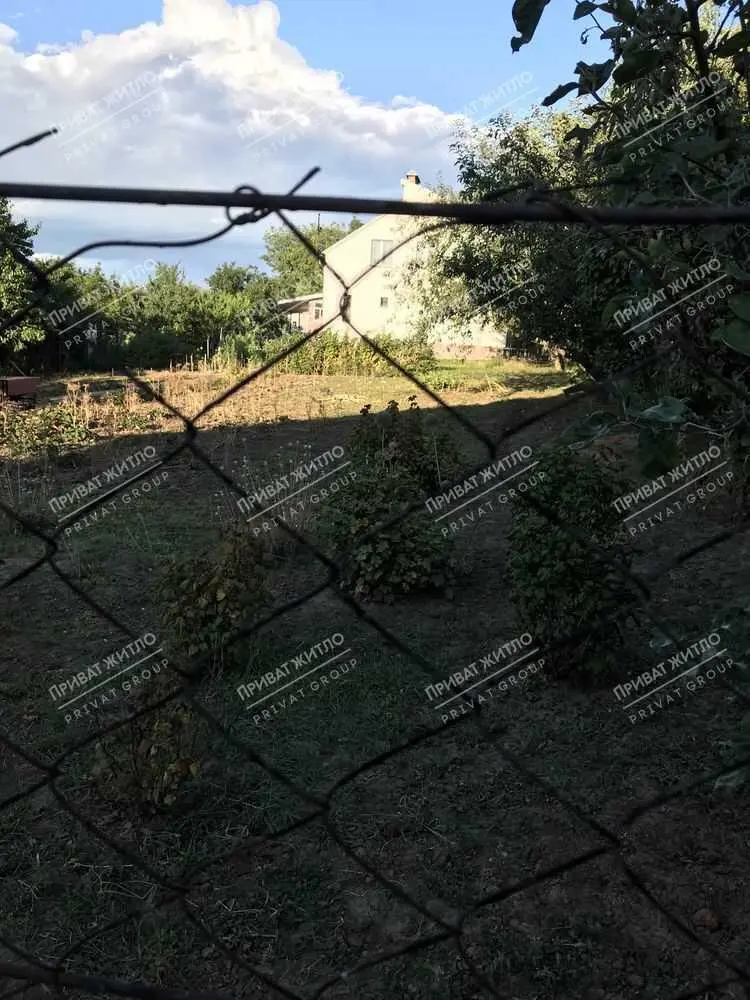 Продаж ділянки на Червоному шляху