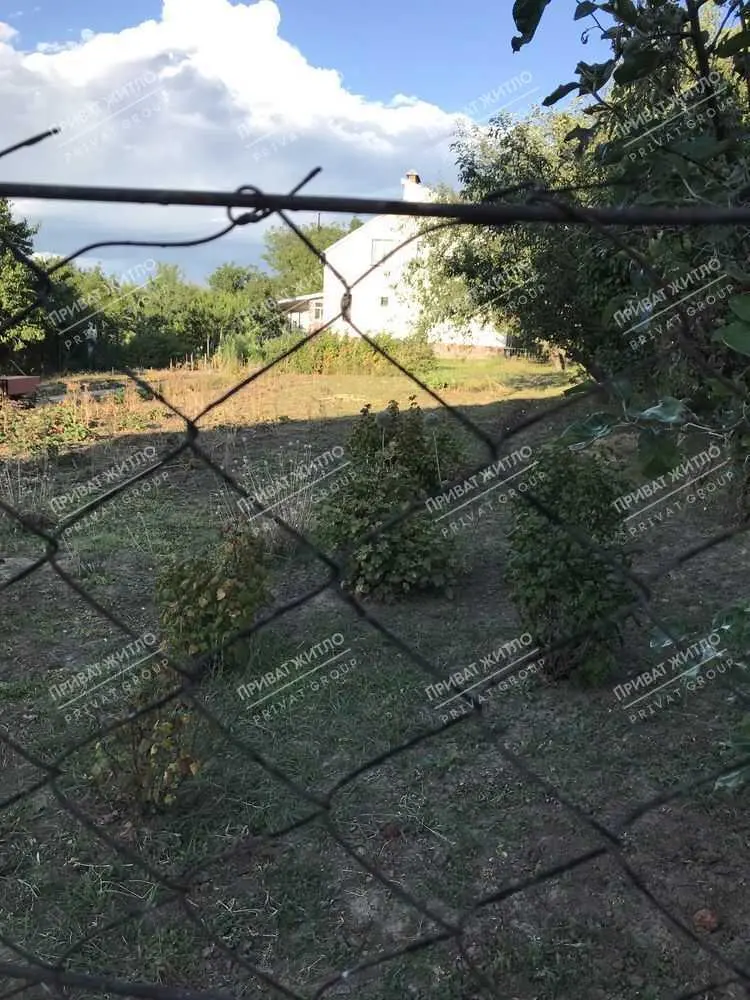 Продаж ділянки на Червоному шляху