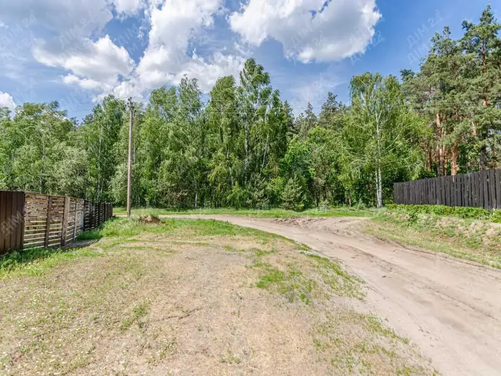 Чудовий будинок поруч з лісом поруч з Полтавою.