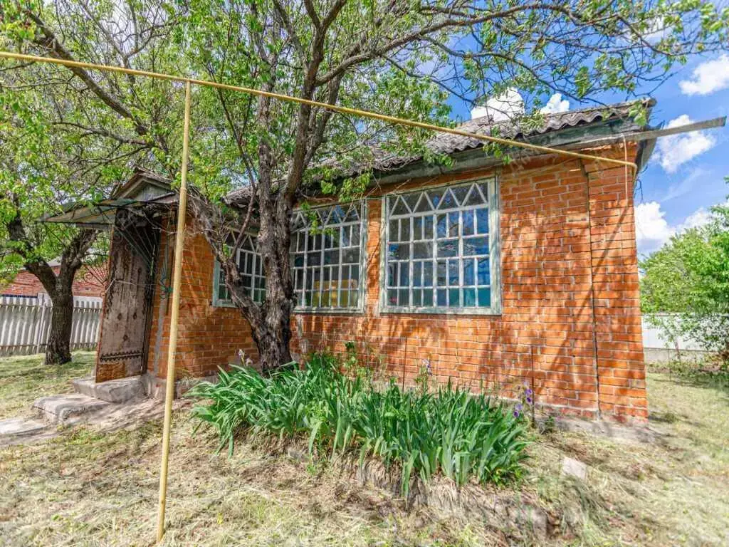 Чудовий будинок поруч з лісом поруч з Полтавою.