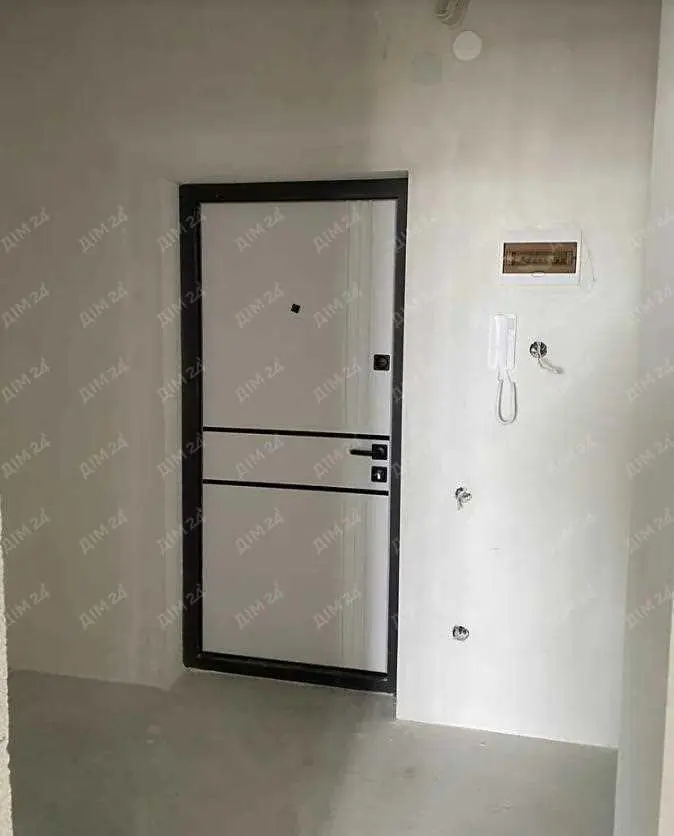 Однокімнатна квартира в новобудові в спальному районі!!