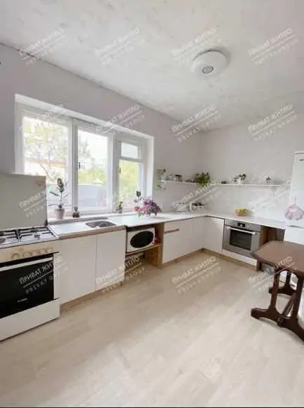 Комфортний 2-поверховий будинок на Розсошенцях