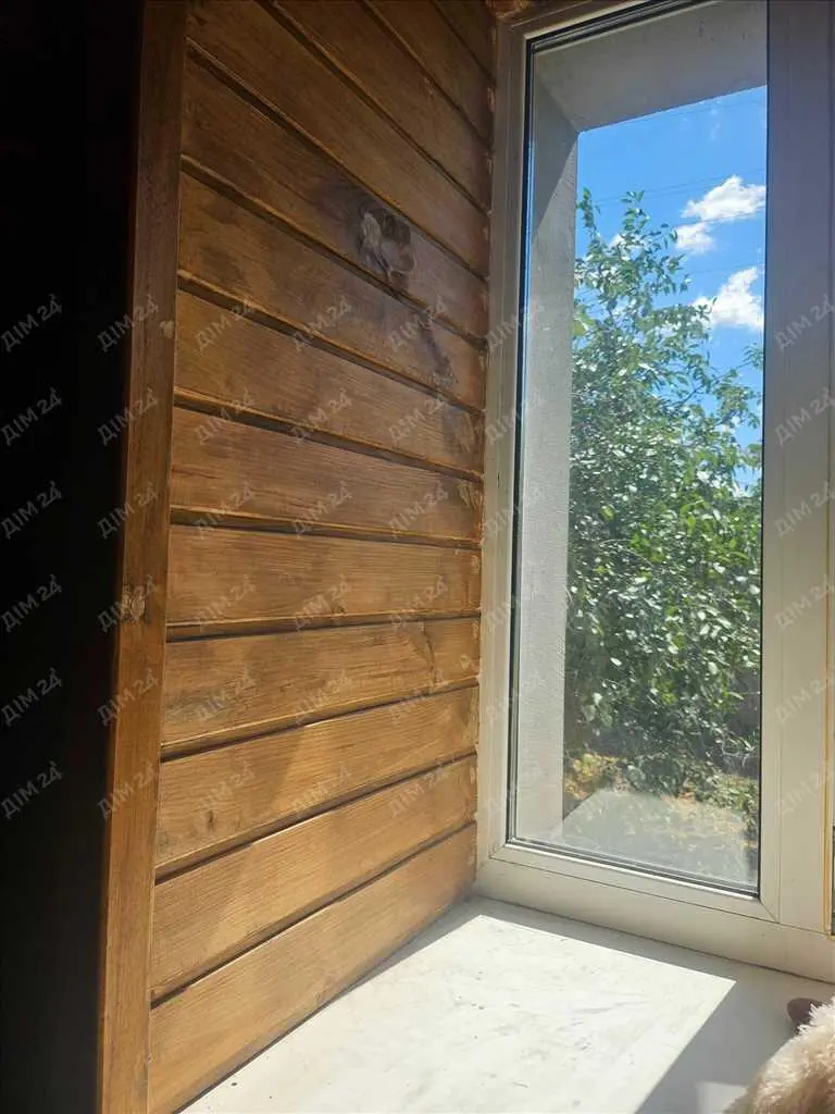 Чудовий будинок неподалік річки в місті!