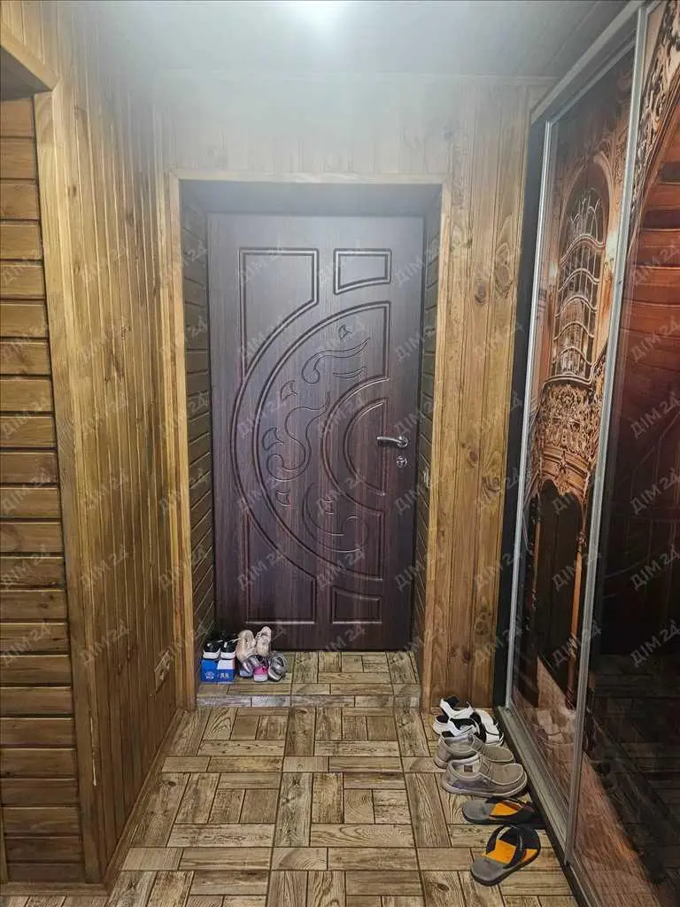 Чудовий будинок неподалік річки в місті!