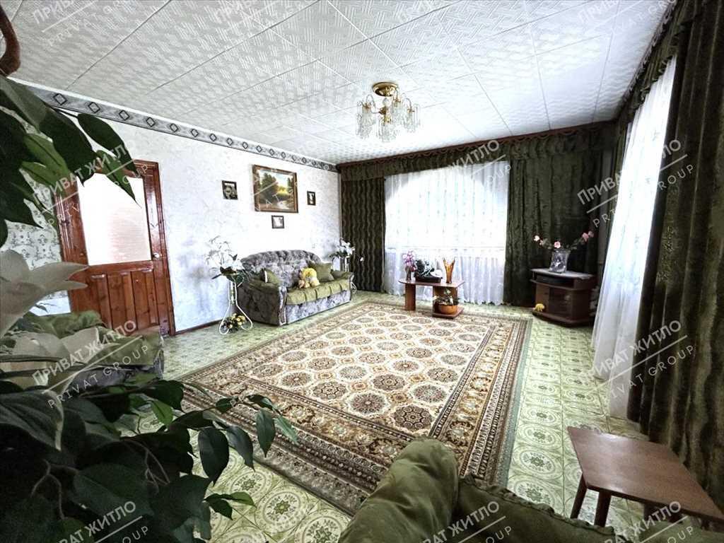 Двоповерховий будинок у Полтаві