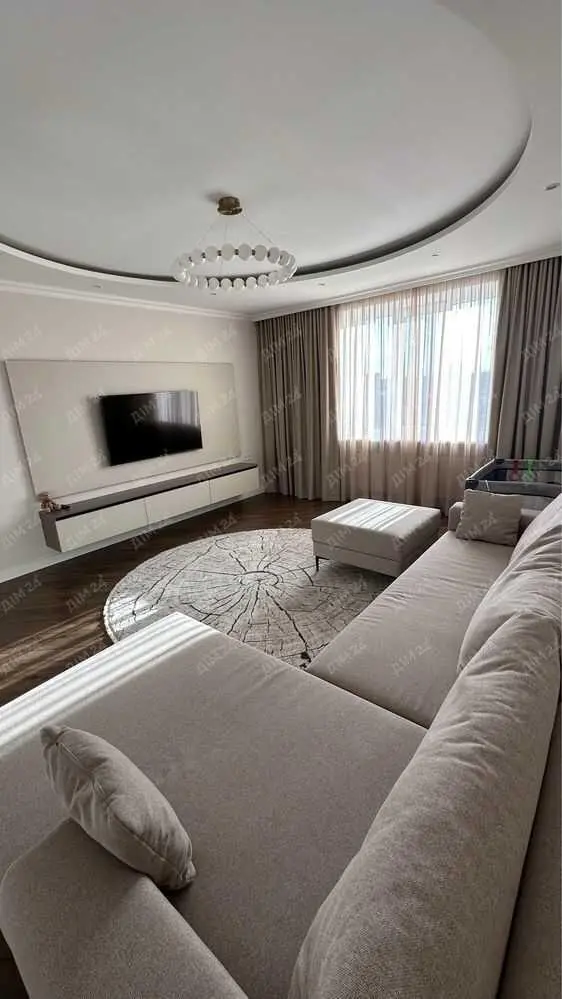 Трикімнатна квартира з ремонтом у центрі