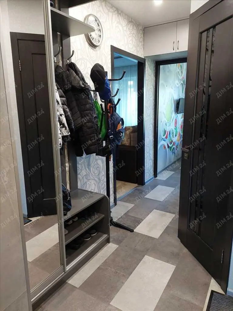 Трикімнатна квартира на Автовокзалі!