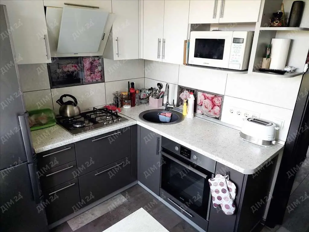 Трикімнатна квартира на Автовокзалі!