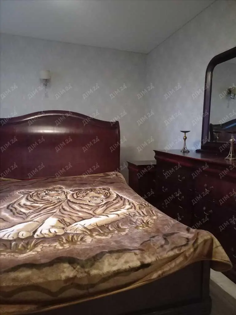 Двокімнатна квартира з АО та сонячними панелями.