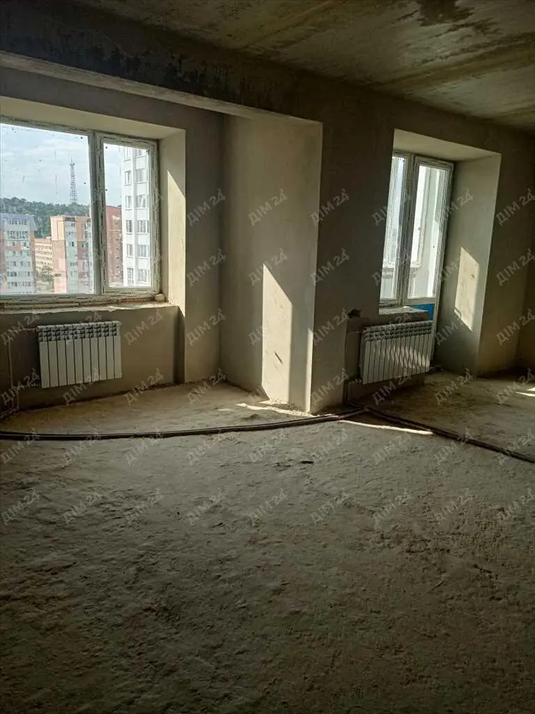 Дворівнева квартира в спальному районі!