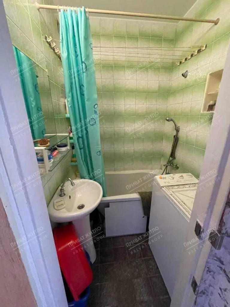 Двокімнатна квартира поруч 38 школа! 