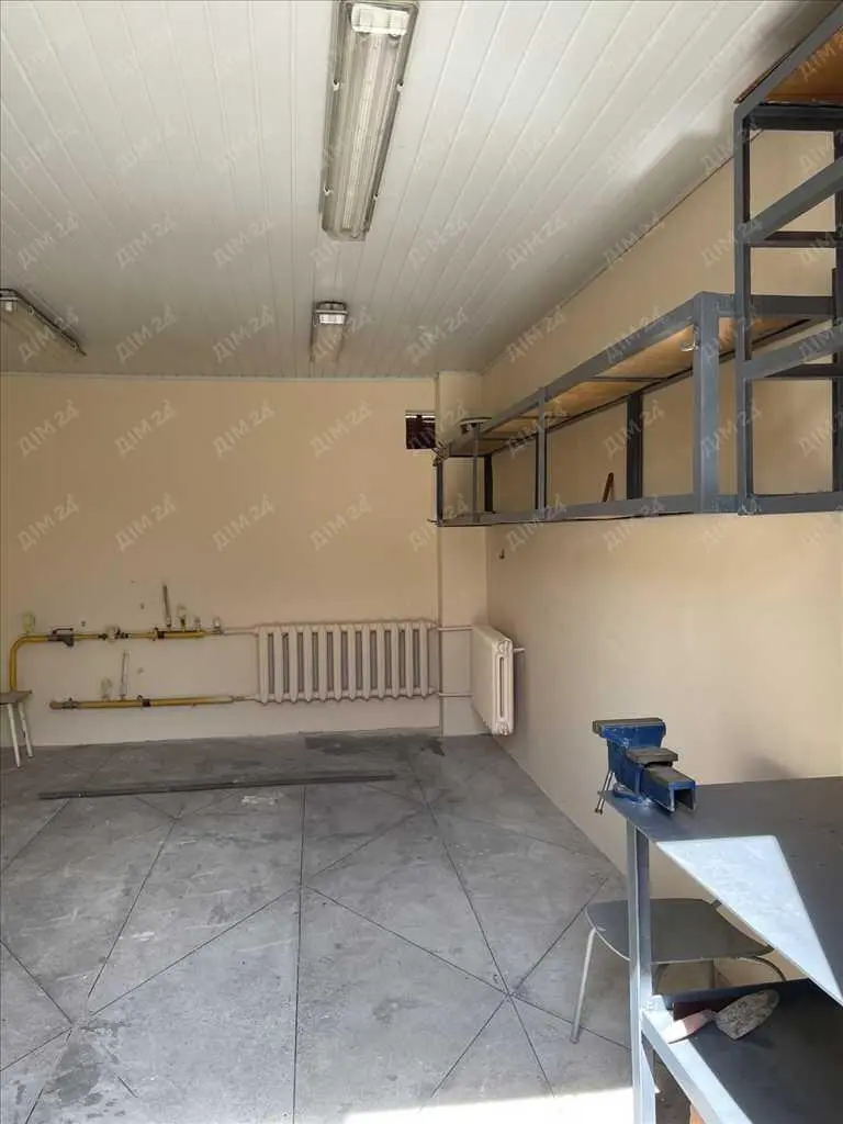 Добротний гараж на Лідова! 