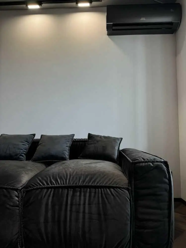 Сучасна 1-кімнатна квартира з дизайнерським ремонтом 