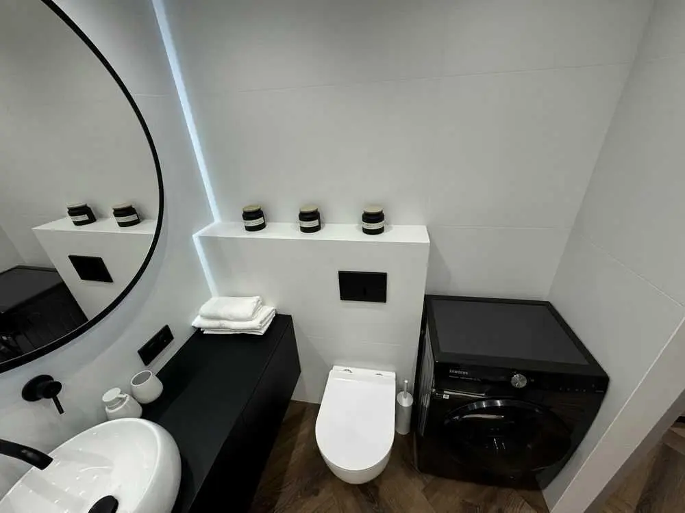 Сучасна 1-кімнатна квартира з дизайнерським ремонтом 