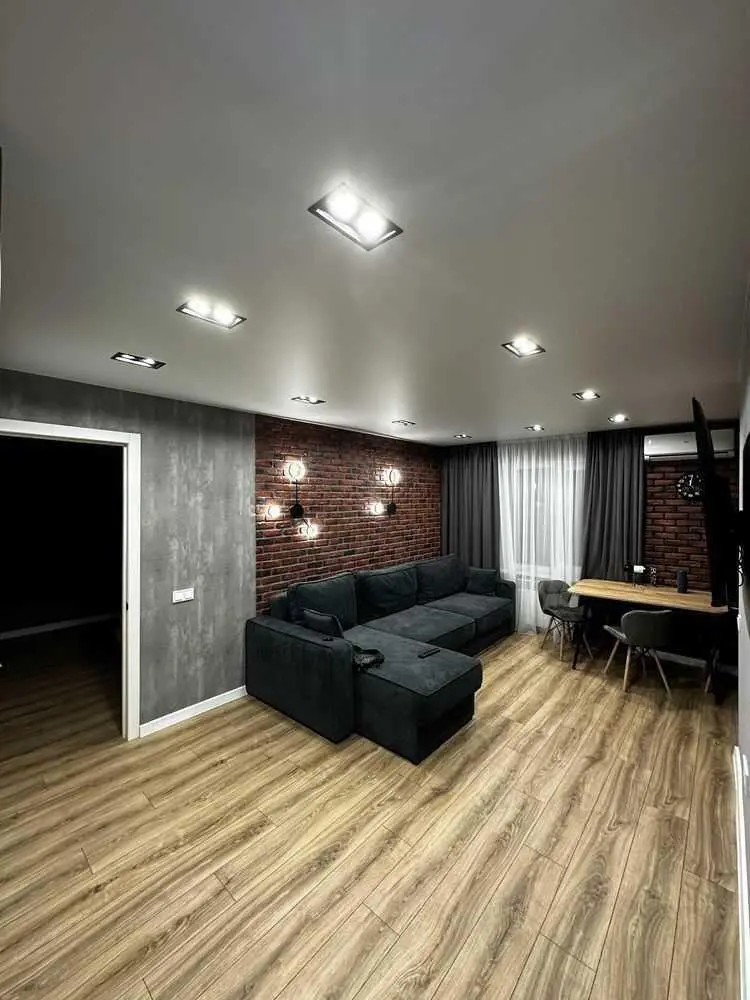 Трикімнатна квартира з євроремонтом