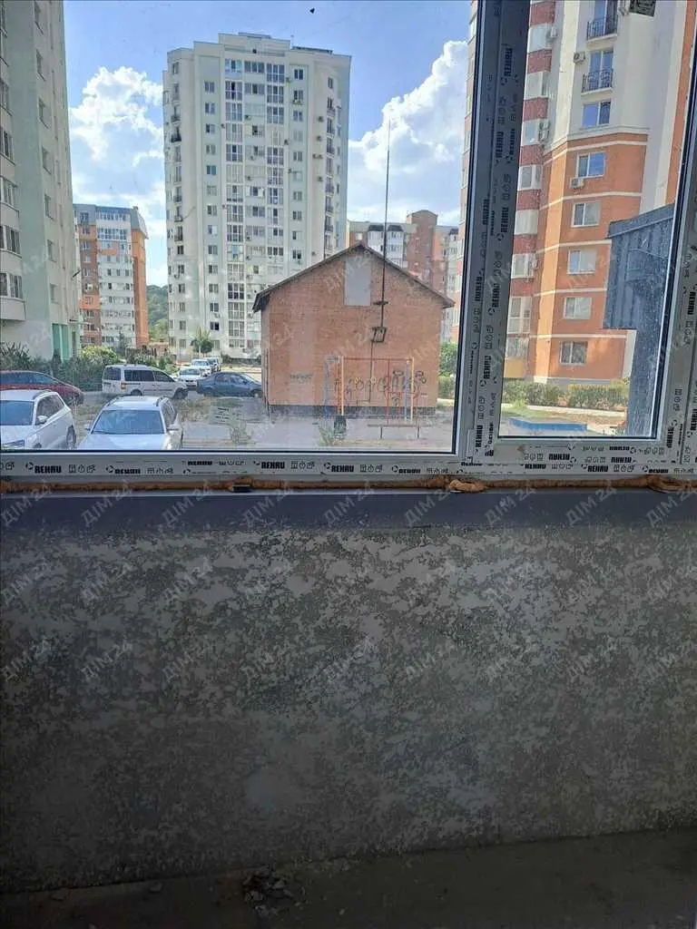 Простора квартира в новобудові!