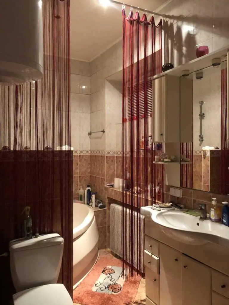 Простора сталінка в районі Павленківського парку