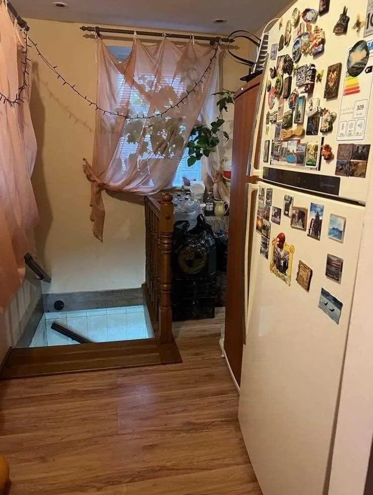 Простора сталінка в районі Павленківського парку