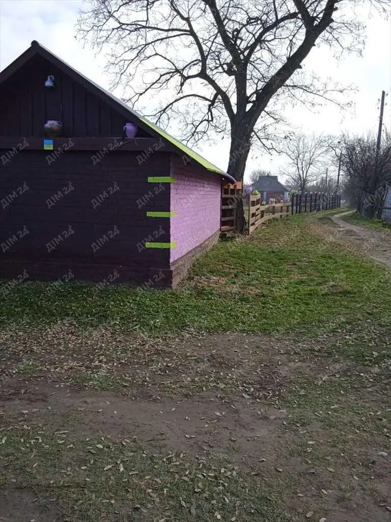 Затишний будиночок біля річки!