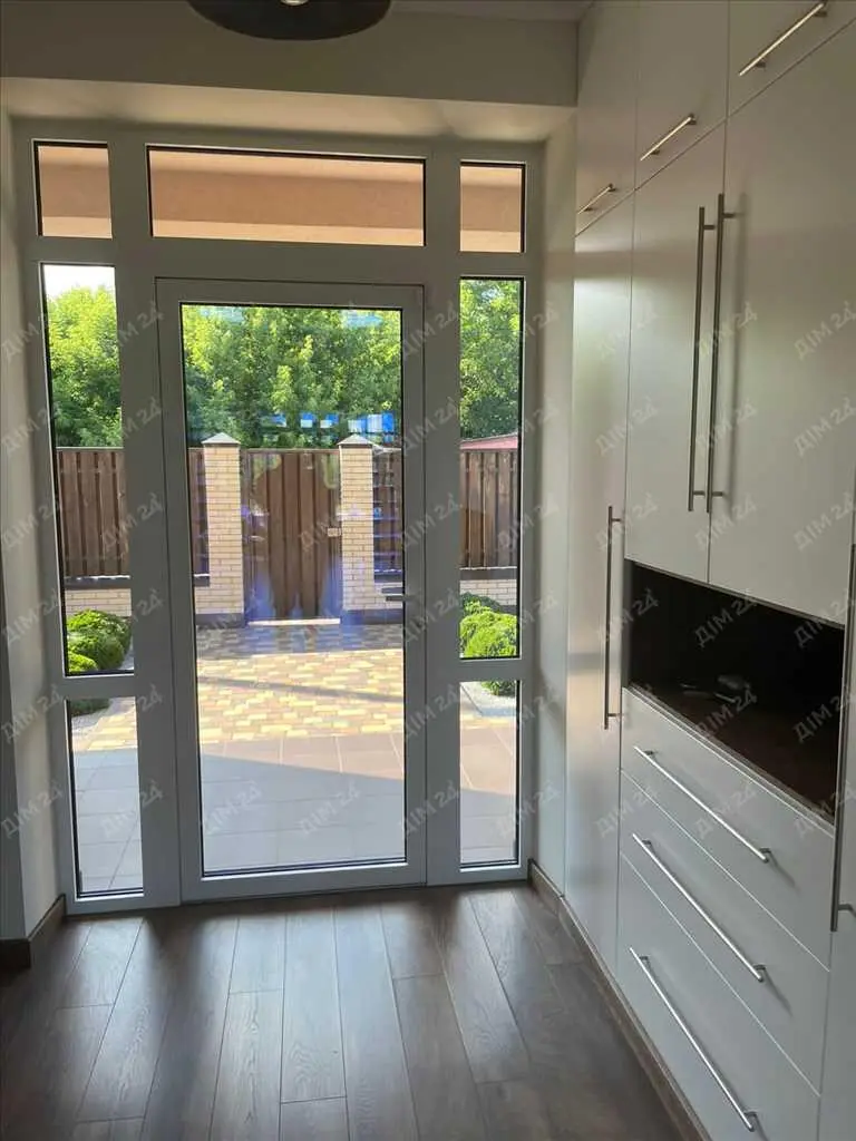 Розкішний будинок в центральній частині міста!