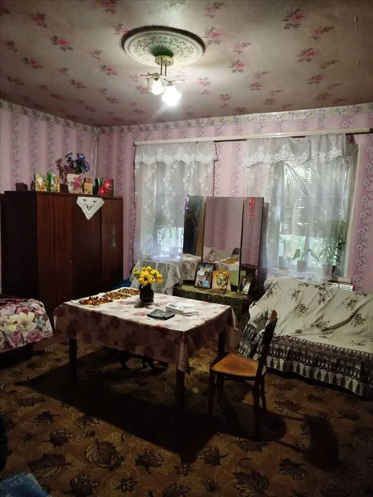 Будинок в оточенні лісу!