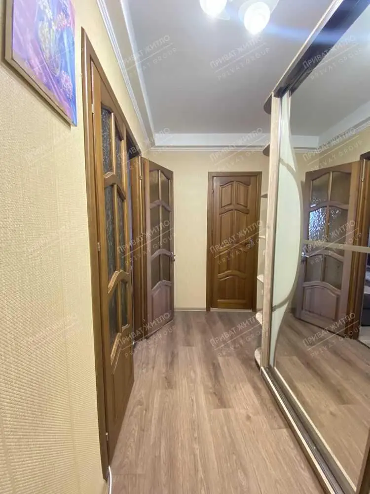 Продаж 2 кімнатної квартири з гарним ремонтом 