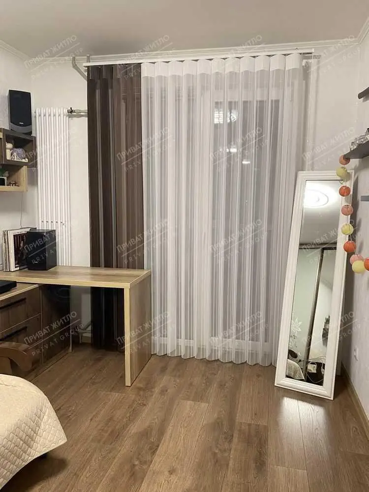 Продаж 2 кімнатної квартири з гарним ремонтом 