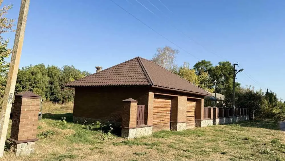 Продаж земельної ділянки під забудову неподалік річки в Петрівці 