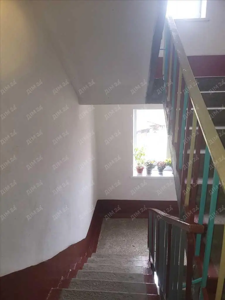 Однокімнатна квартира в с. Ланна Карлівського района