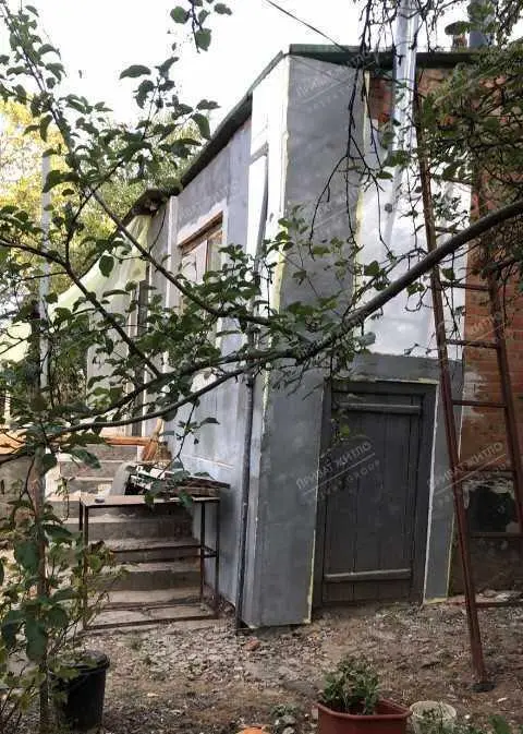 В продажі окремий будинок,р-н Червоний шлях.